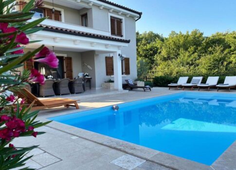 Csodás ház medencével, szép kilátással, csendes helyen!