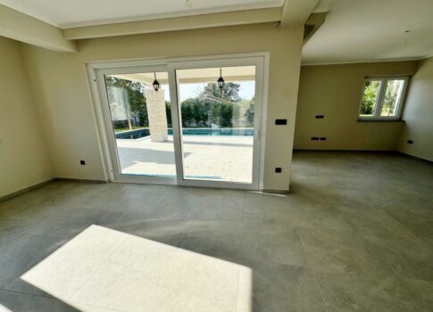 Exkluzív villa úszómedencével, csendes helyen